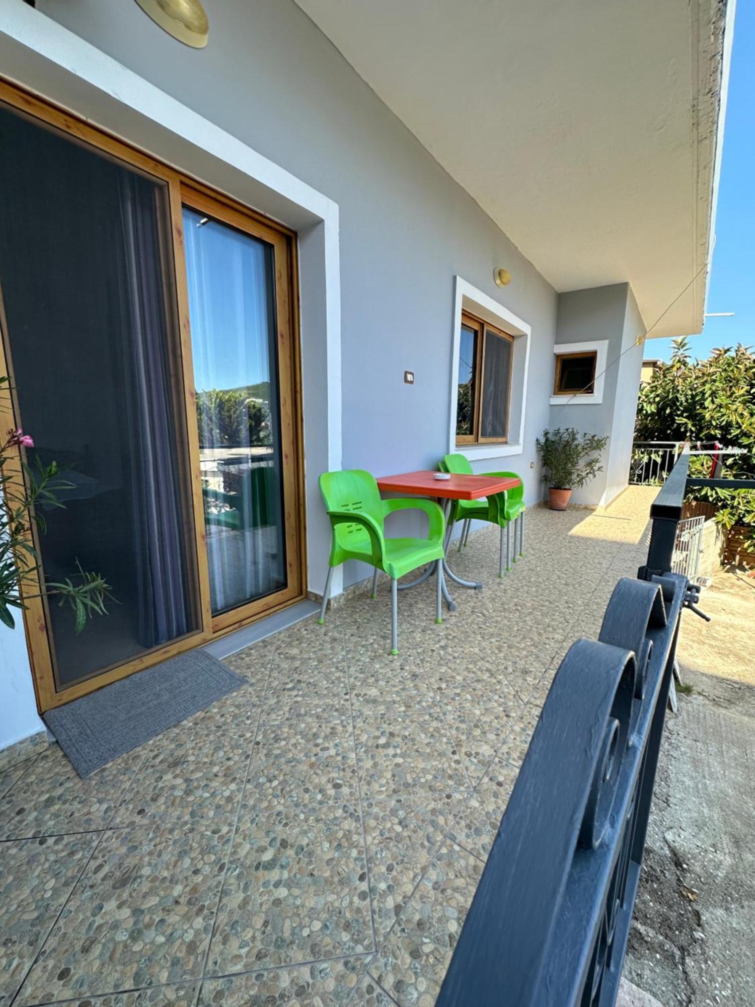 Albi'S Guesthouse Ksamil Exterior foto